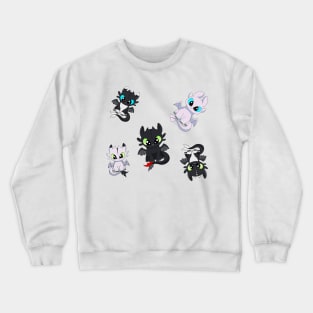 Toothless the dragon with family furies, how to train your dragon family Crewneck Sweatshirt